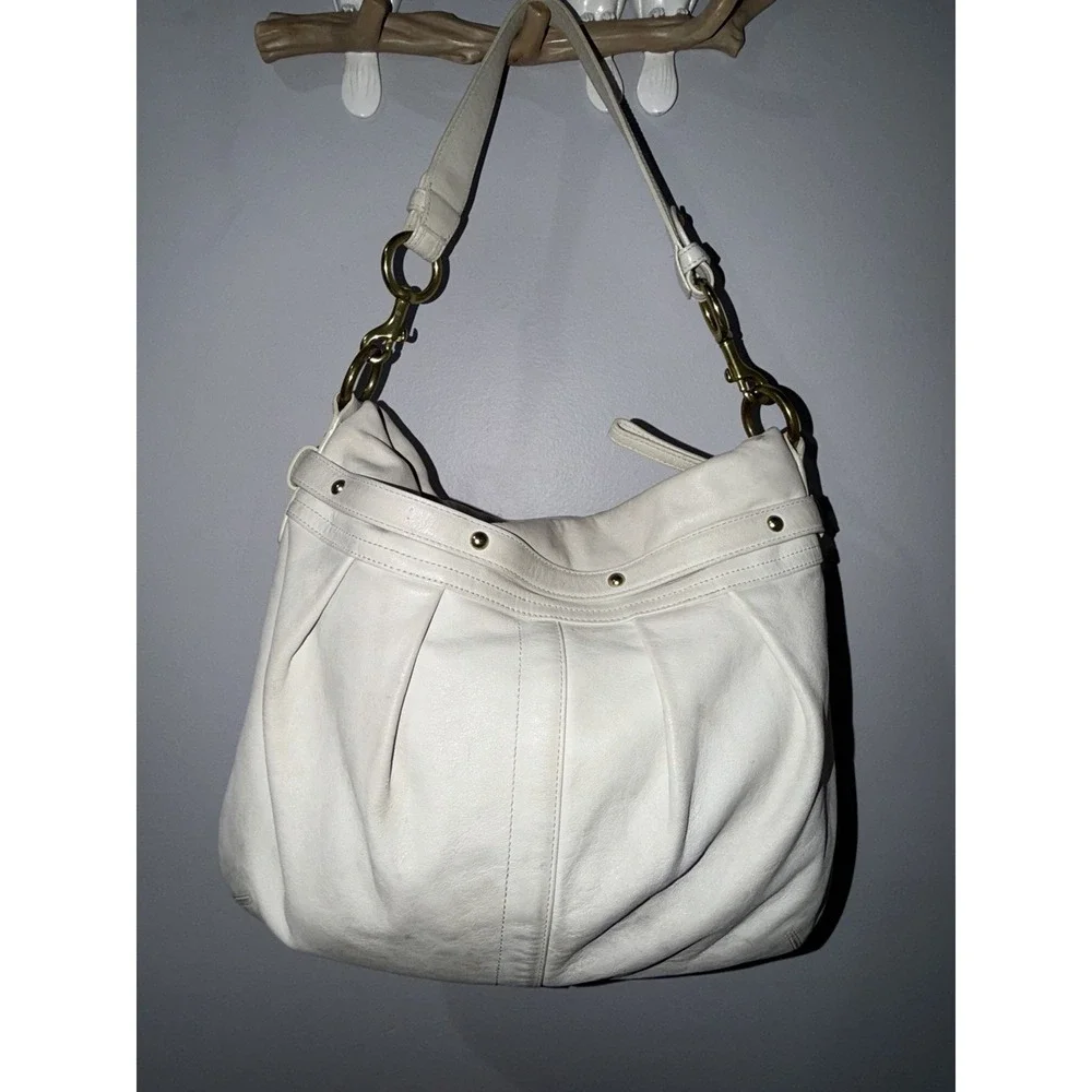 COACH Hampton White, Hobo Bag With Gold Hardware Tone Purse Shoulder Bag‎ 8B15 F